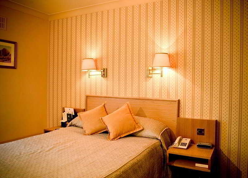 Oyo The Baltimore Hotel Middlesbrough Room photo